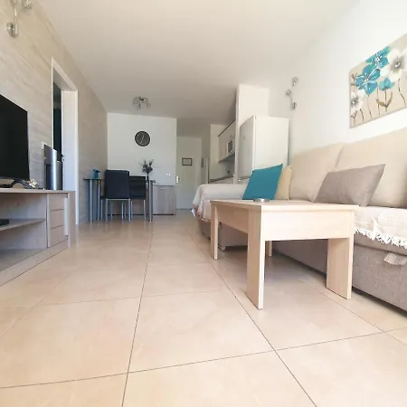 Atalaya Ground Floor Poolside Apartment *